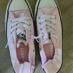 Converse size 7